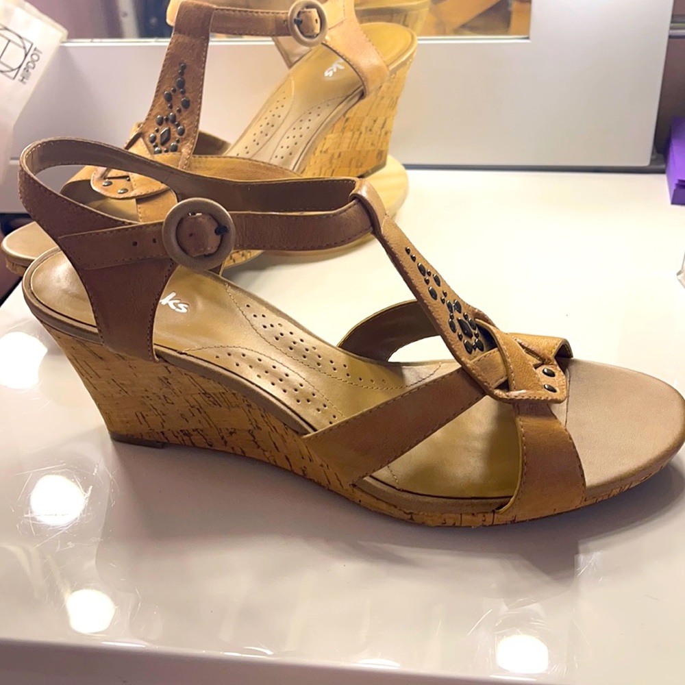 Clarks Miami Beach Beige wedge sandals